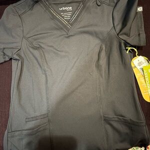Urbane Contemporary Fit Stretchy Black Scrub Top size SML